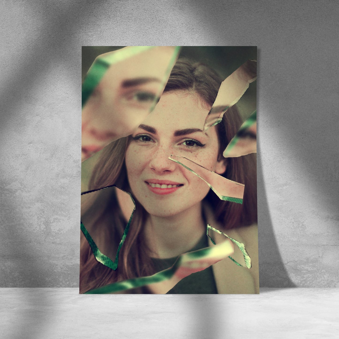 Tablou Canvas Personalizat cu poza ta - Efect de Geam Spart